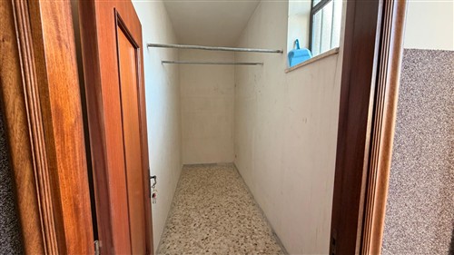 Zona Semi-Centrale, Appartamento di 4 Vani Oltre Accessori, Vano Deposito e Box Auto.